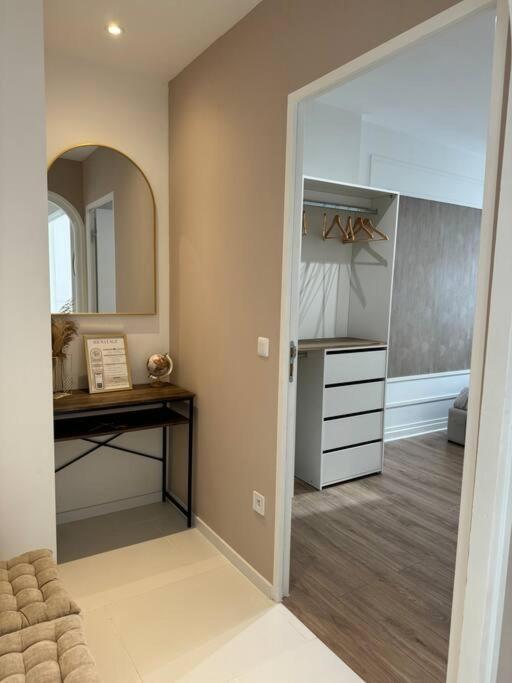 שאלון-סור-סאון Appartement Avec Magnifique Vue Sur La Saone Et Son Balcon מראה חיצוני תמונה