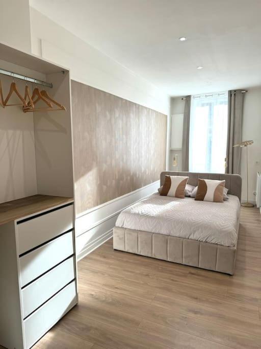 שאלון-סור-סאון Appartement Avec Magnifique Vue Sur La Saone Et Son Balcon מראה חיצוני תמונה