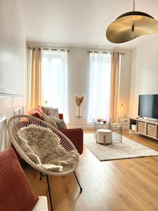 שאלון-סור-סאון Appartement Avec Magnifique Vue Sur La Saone Et Son Balcon מראה חיצוני תמונה